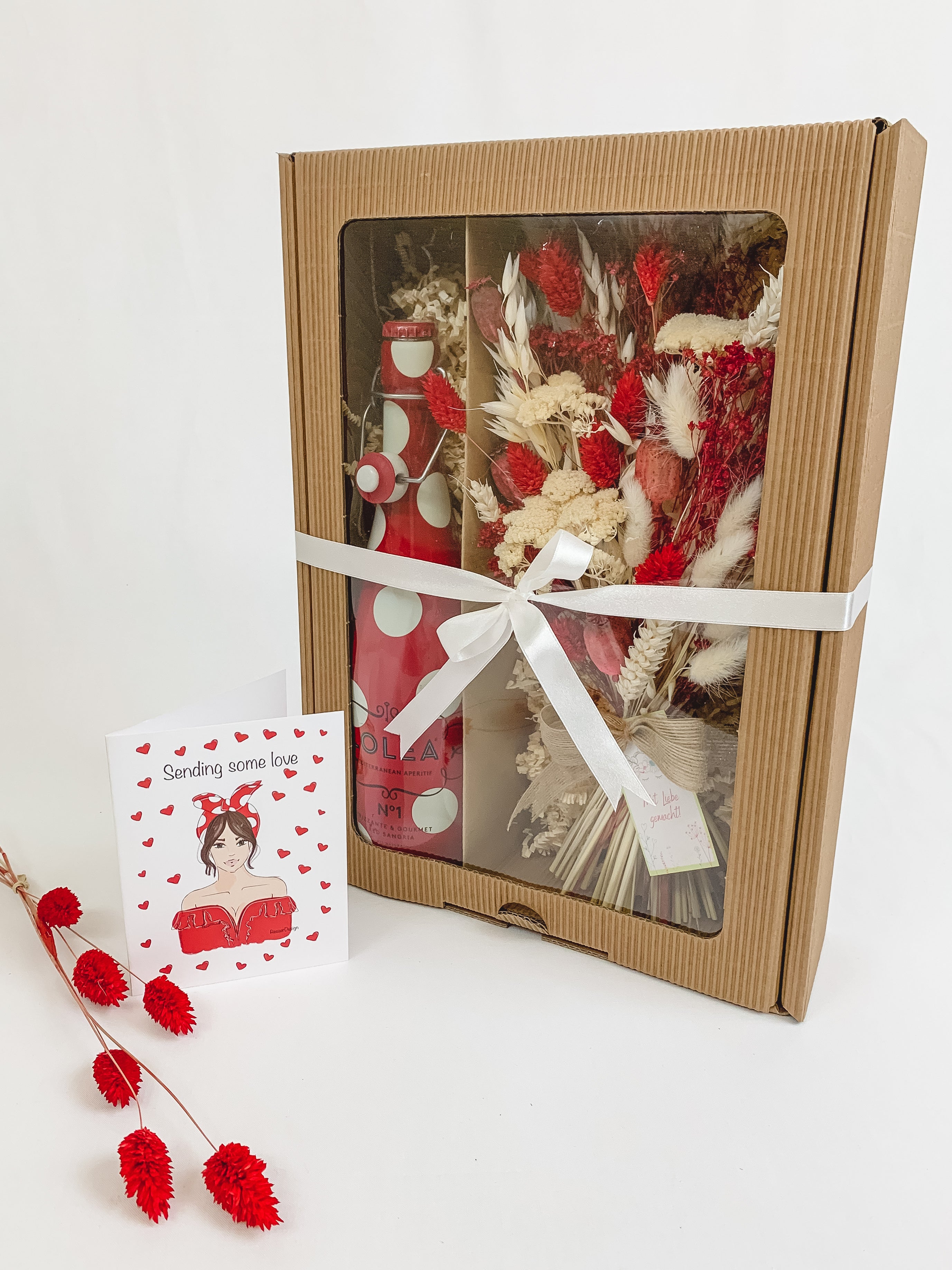 trockenblumen-geschenkbox-muttertag-lolea-sangria-rot-creme-beflowerly